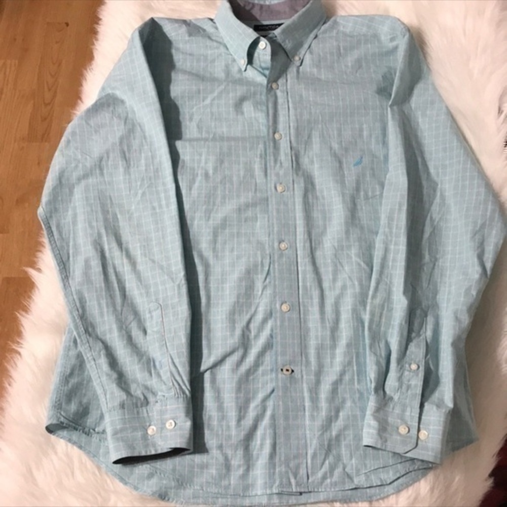 Nautica men’s button down shirt size large